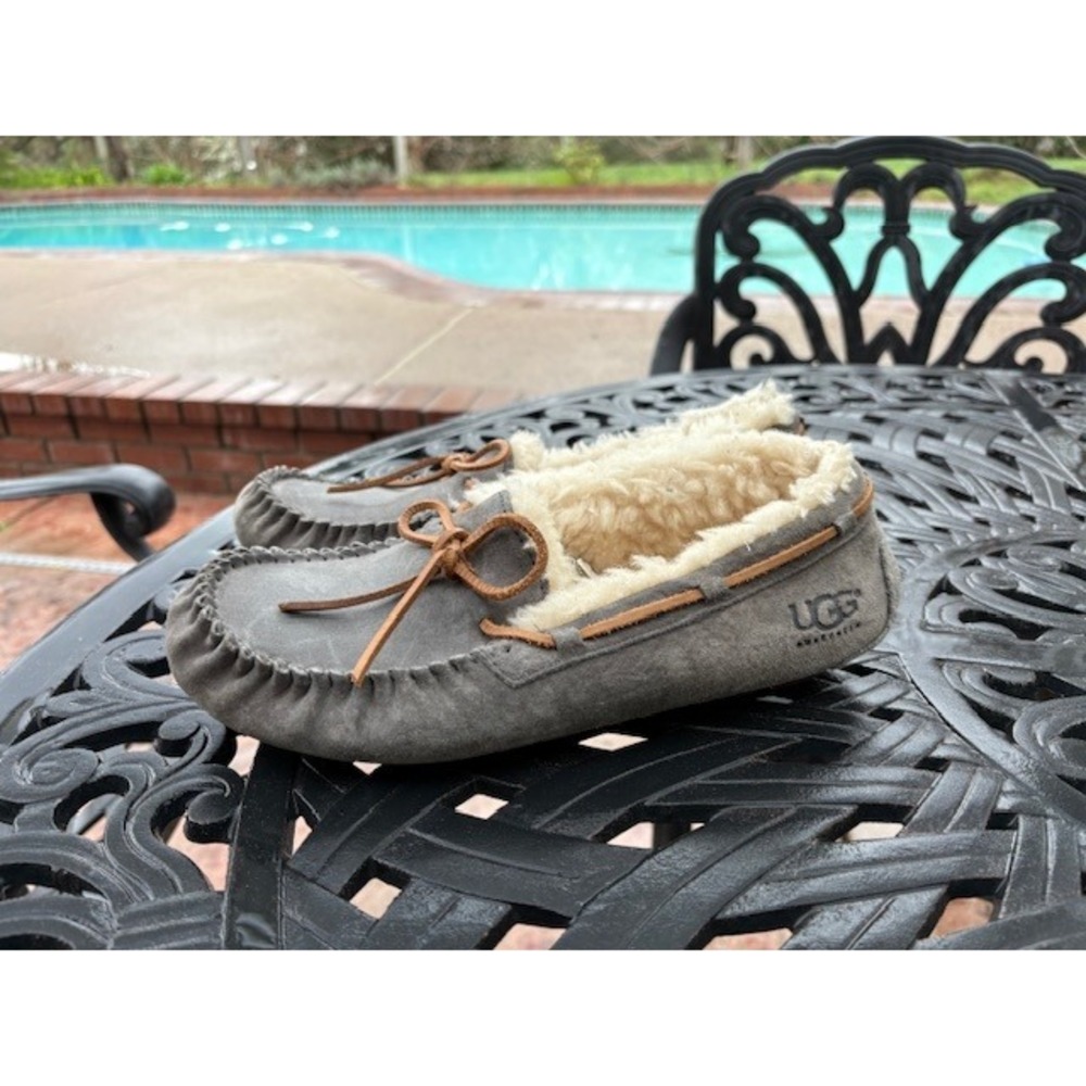UGG Australia Dakota Grey Suede Shearling Lined Moccasin Slippers Size 10 - Picture 2 of 6